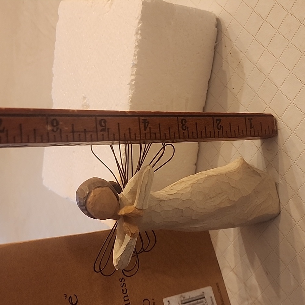 Willow Tree Angel of Happiness Box included - Picture 2 of 5